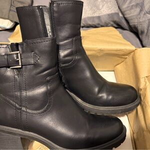 Frye and Co. size 10 black booties